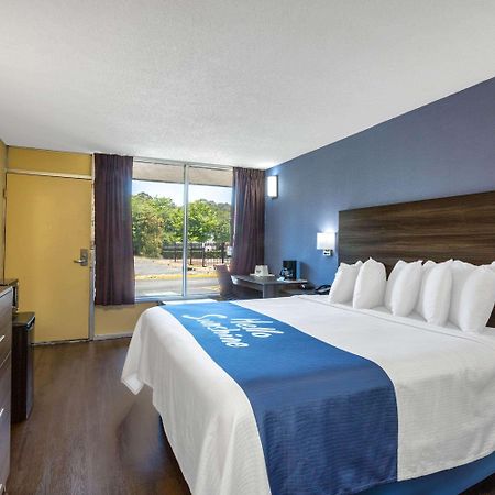 Days Inn By Wyndham Hampton Near Coliseum Convention Center Eksteriør bilde