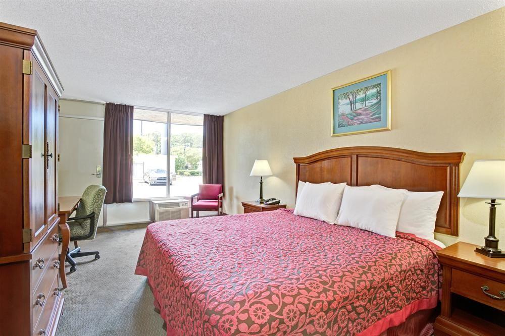 Days Inn By Wyndham Hampton Near Coliseum Convention Center Eksteriør bilde