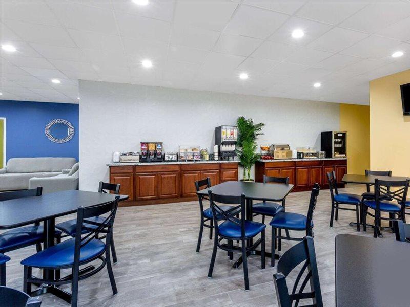 Days Inn By Wyndham Hampton Near Coliseum Convention Center Eksteriør bilde