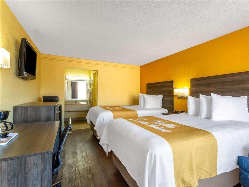 Days Inn By Wyndham Hampton Near Coliseum Convention Center Eksteriør bilde