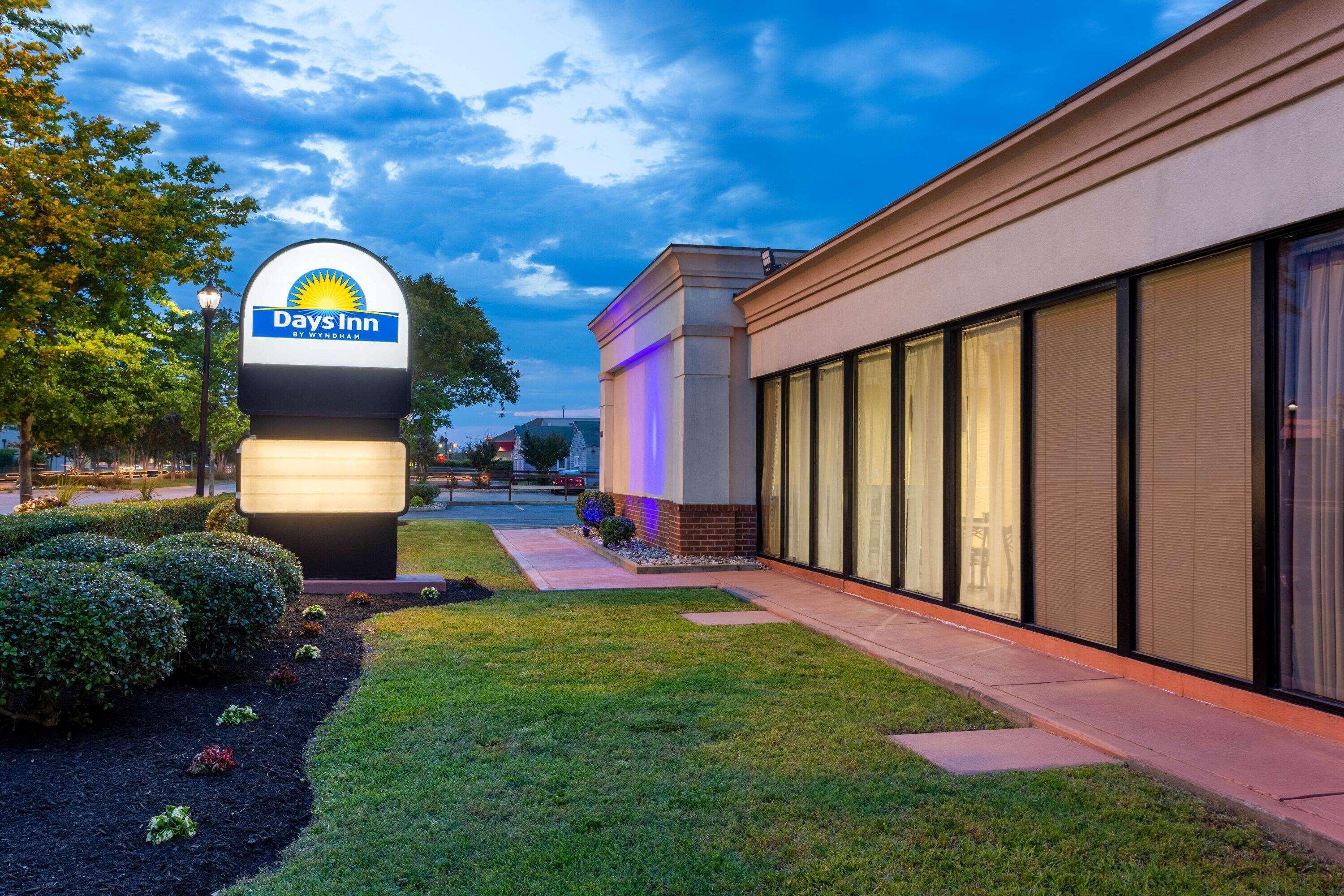 Days Inn By Wyndham Hampton Near Coliseum Convention Center Eksteriør bilde